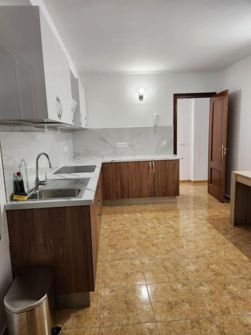 Lujoso Apartamento Vacacional Lägenhet Carrizal Exteriör bild