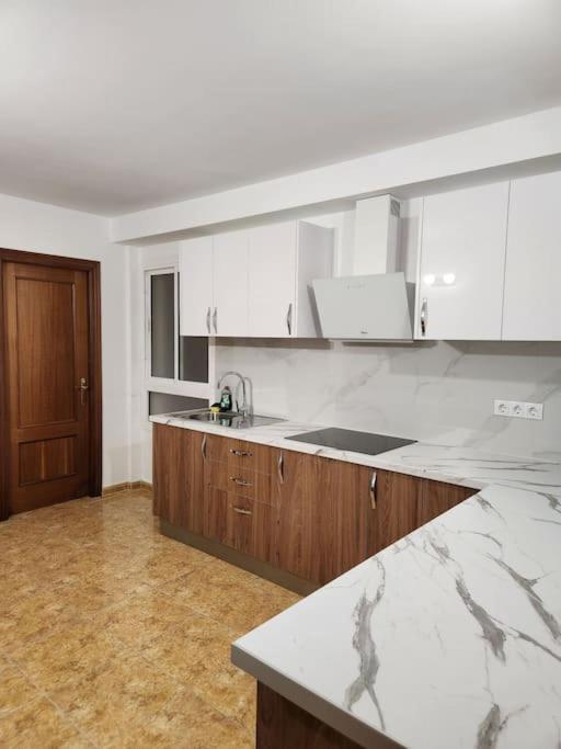 Lujoso Apartamento Vacacional Lägenhet Carrizal Exteriör bild